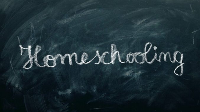 Wie gelingt Homeschooling? Hilfreiche Tipps und Tricks für Eltern
